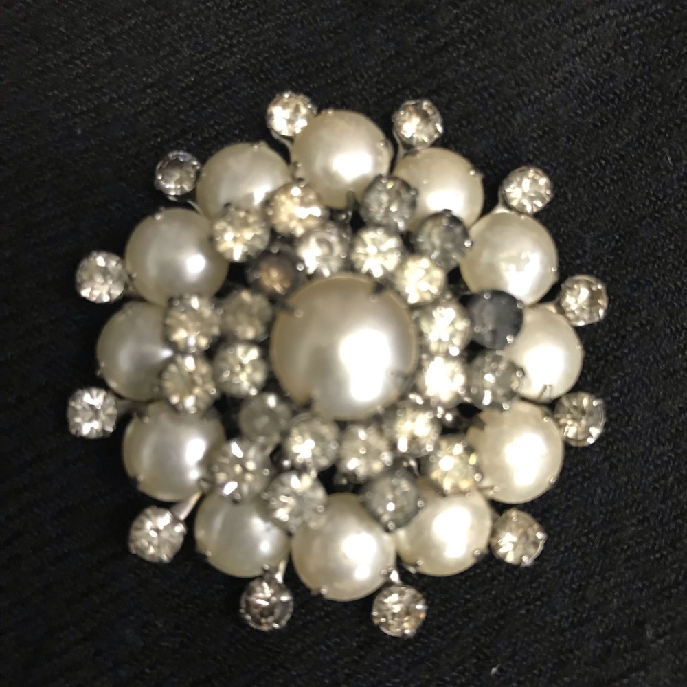 Vintage Faux Pearl and Crystal Brooch.